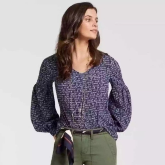 CAbi Te Amo Blouse - Picture 1 of 8
